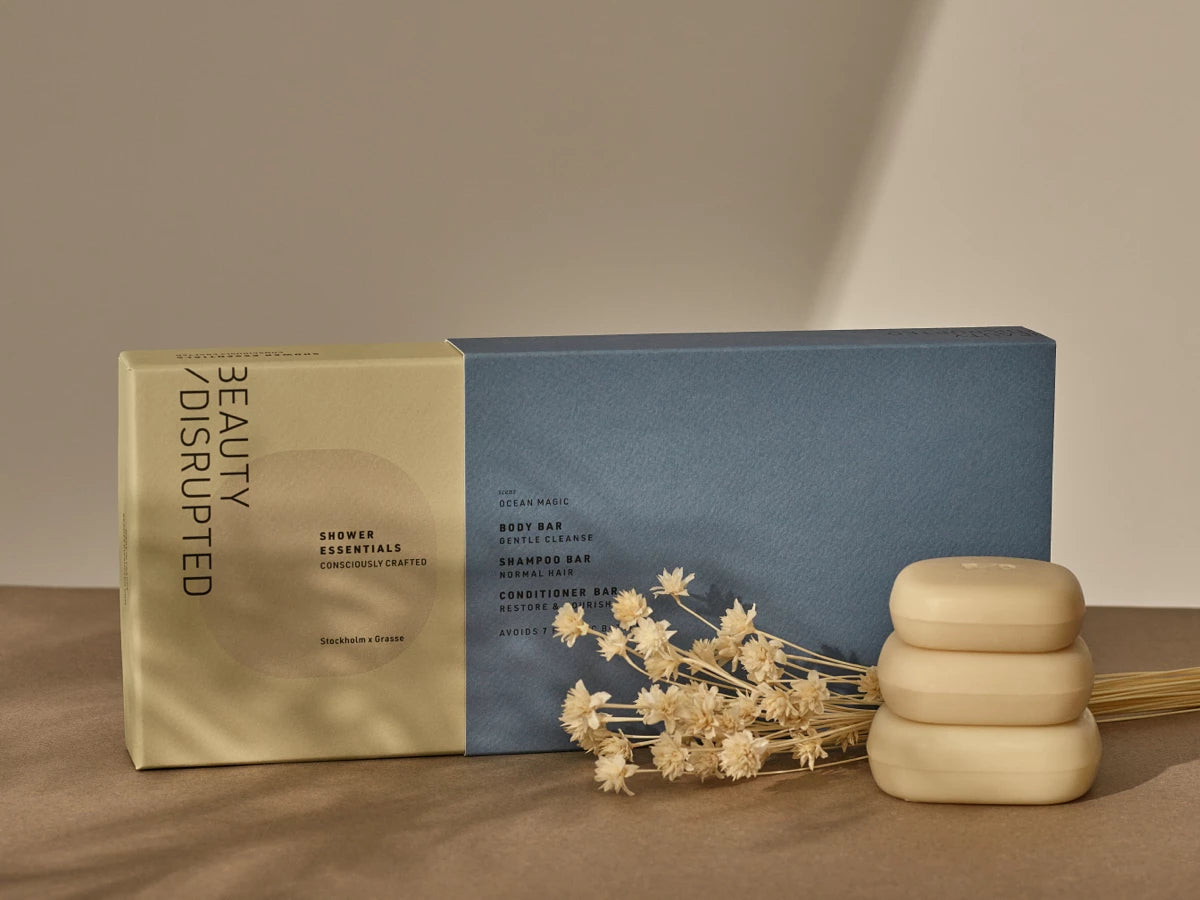 A complete solid shmapoo designed to preserve balance while reinforcing strength, shine and daily resilience.