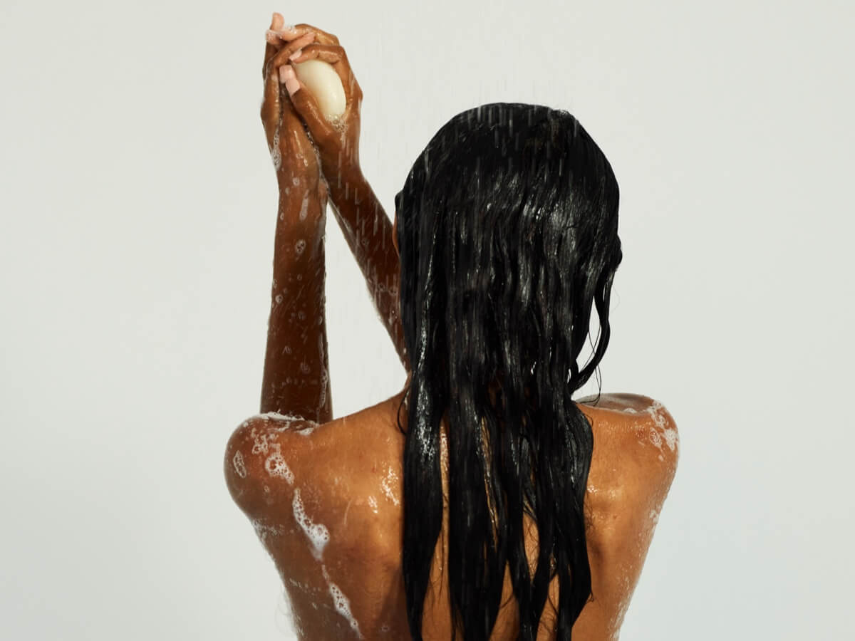 Hand-crafted ceramic dish optimized for solid hair care