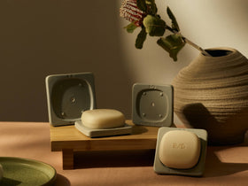 La vaisselle à laver à la main — Ritual Surface