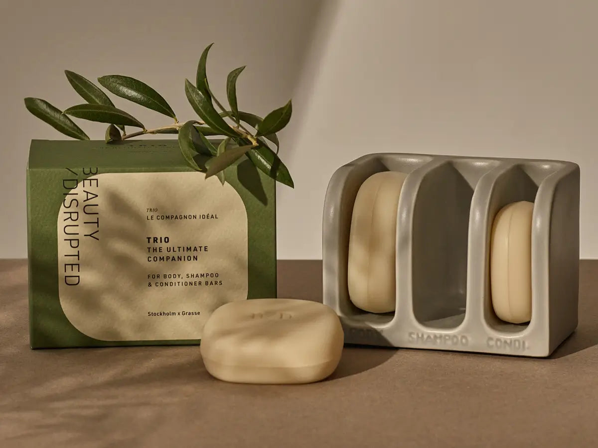 A hand-crafted ceramic holder designed to preserve the integrity and longevity of solid hair care.
