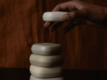 A complete solid ritual designed to preserve balance while reinforcing strength, shine and daily resilience