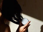 A complete solid ritual designed to restore comfort, elasticity and fluid movement to dry or sensitized hair